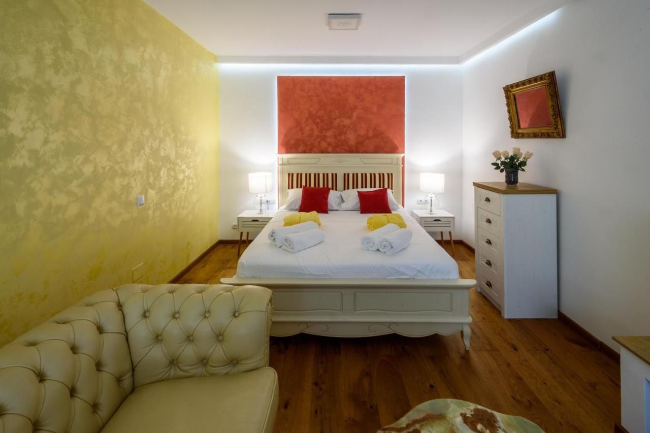 Ultracentral Luxury Apartment Cluj-Napoca Eksteriør bilde
