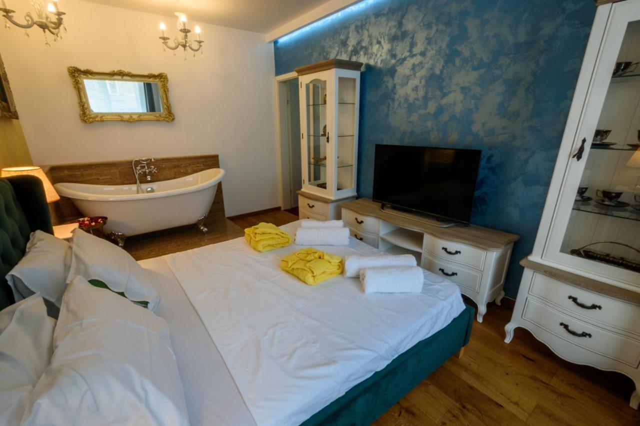 Ultracentral Luxury Apartment Cluj-Napoca Eksteriør bilde